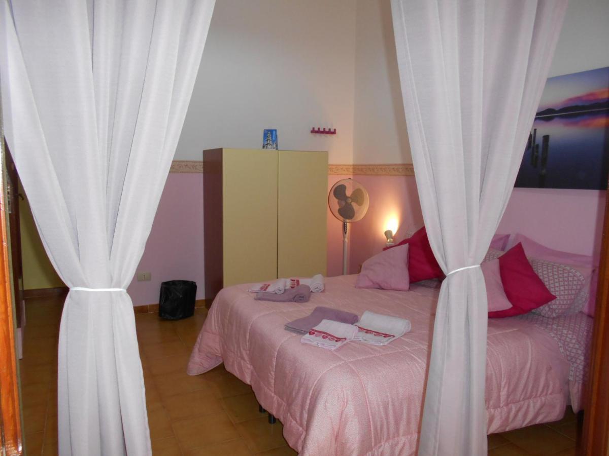Robby'S House Bed & Breakfast Вико-Экуенсе Экстерьер фото